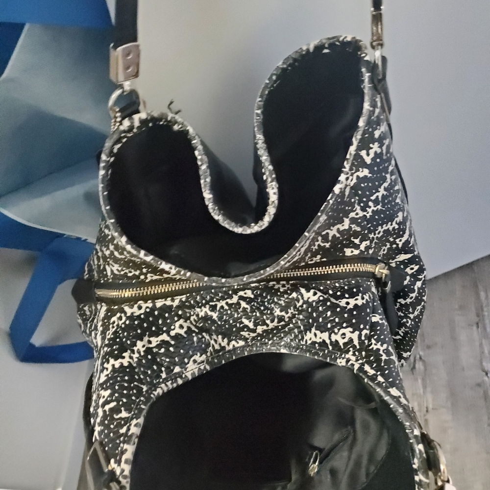 Selling my coach purse in great condition.